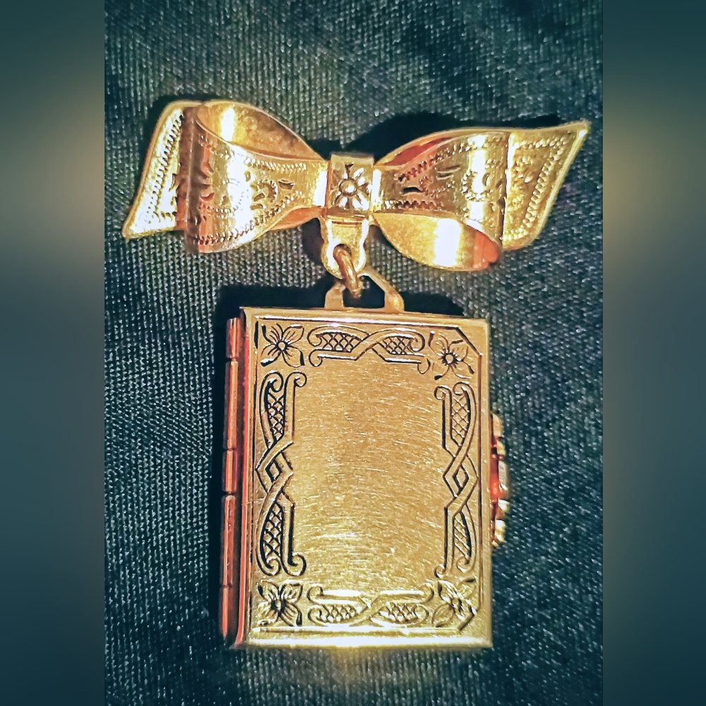 Coro Locket Brooch / Hattie Carnegie Fish High-standard Brooch